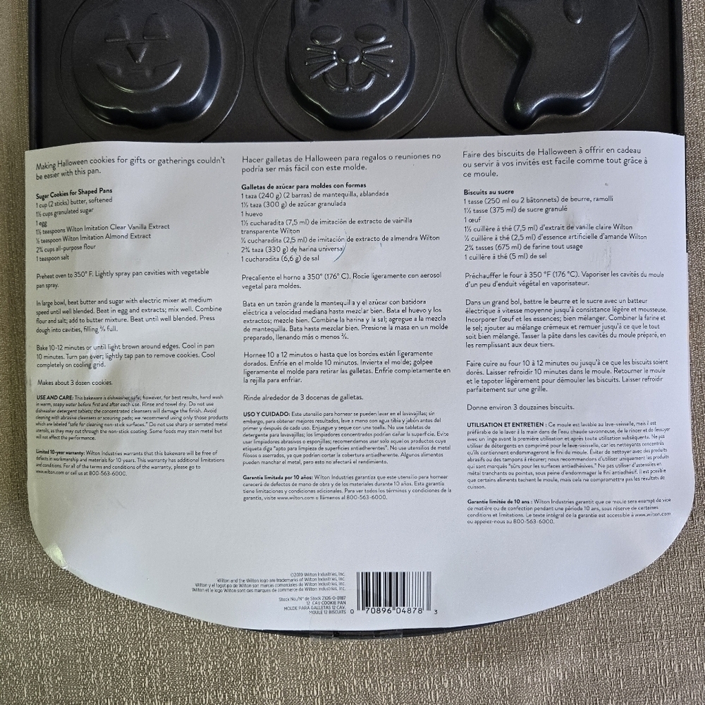 WILTON | Halloween Cookie Shapes Pan - Black - Picture 2 of 4